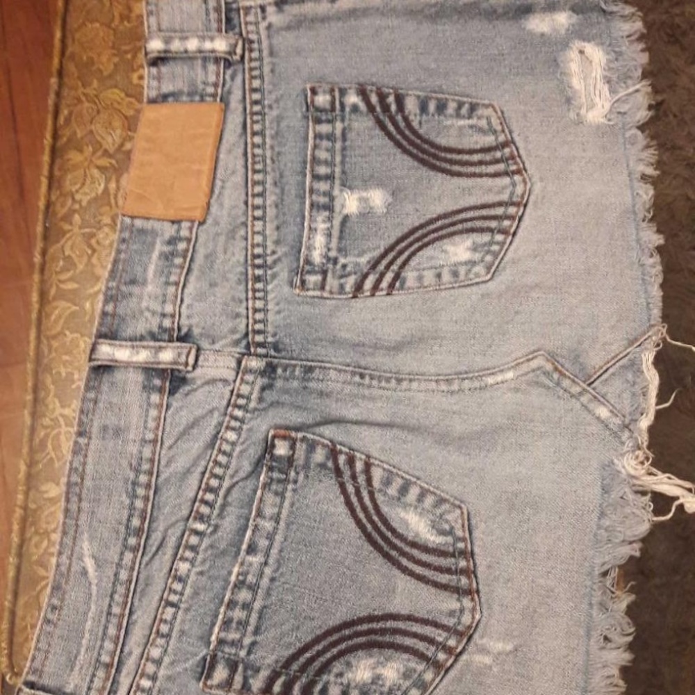 Hollister mini skirt
